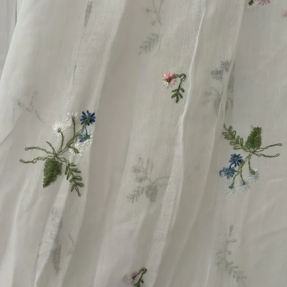 Queen Anne’s Lace by Eileen West Floral Embroidered Whimsical Garden Night Dress Pajamas